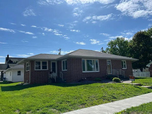 605 N 2nd St, Bellevue, IA 52031
