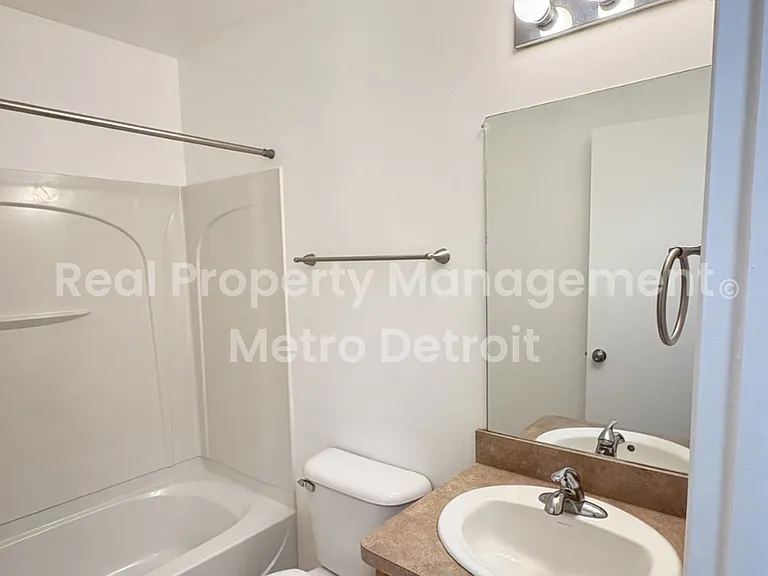 15628 Stone Crossing Dr — Photo 10
