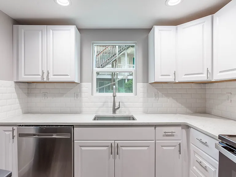 506 Southway Dr — Photo 12