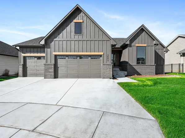 3843 N Estancia Ct, Wichita, KS 67205