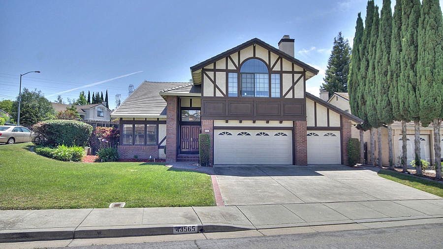 1st image of 43565 Euclid Dr