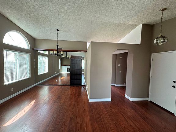 4th image of 9846 Las Cruces St