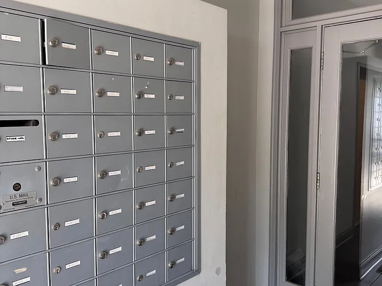 220 W Market St #206 — Photo 8