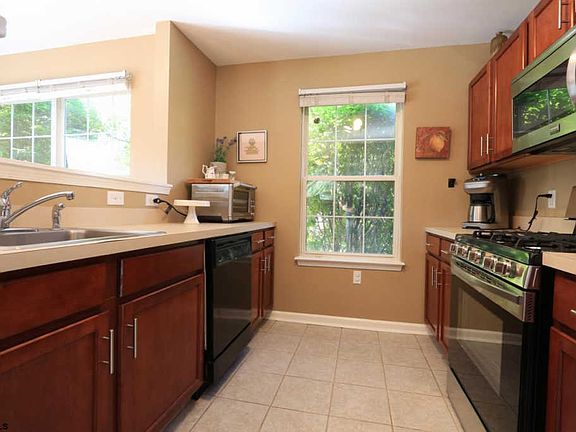 4th image of 1511 Thomas Jefferson Ct #1511