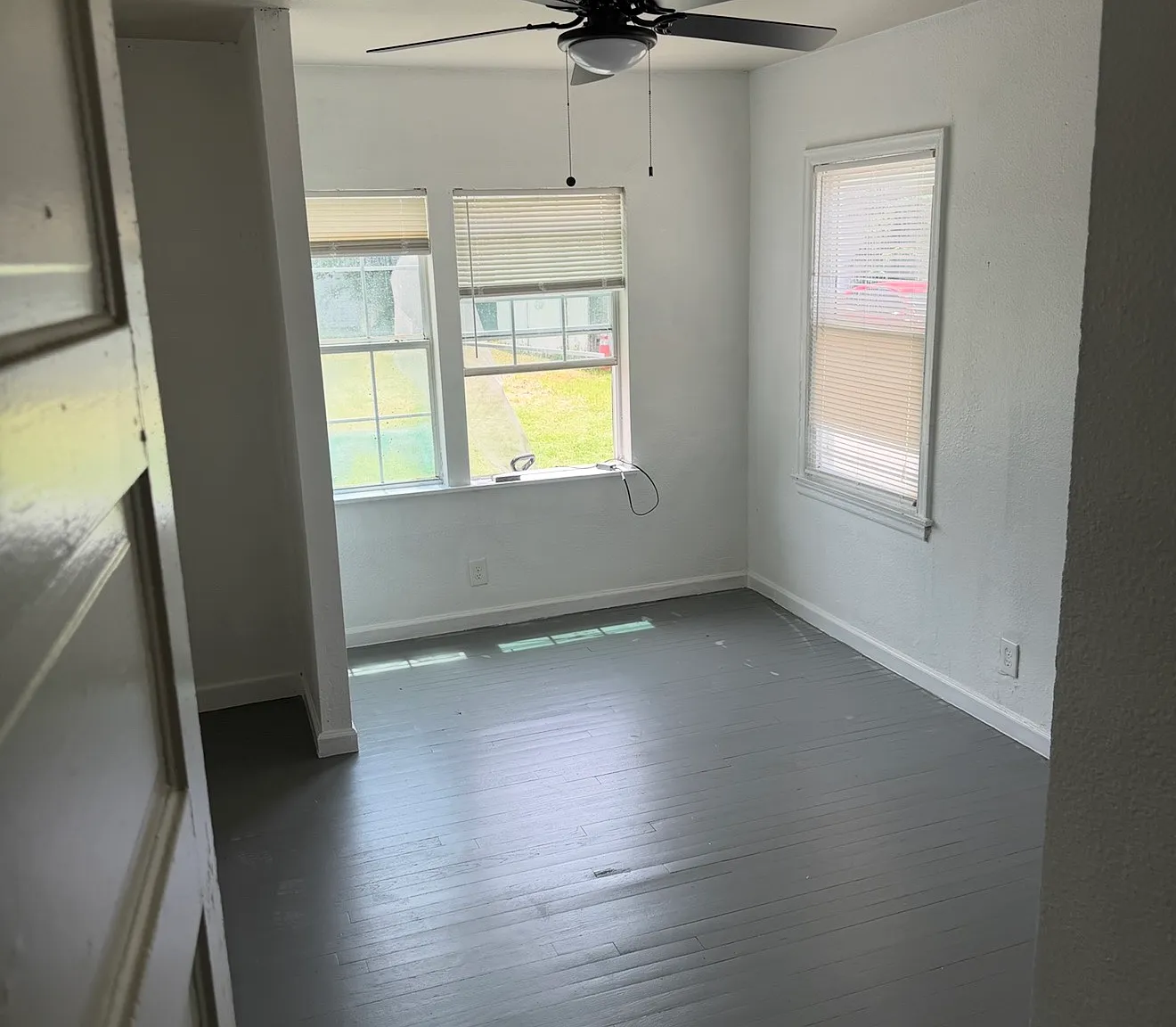 4026 Walker St — Photo 3