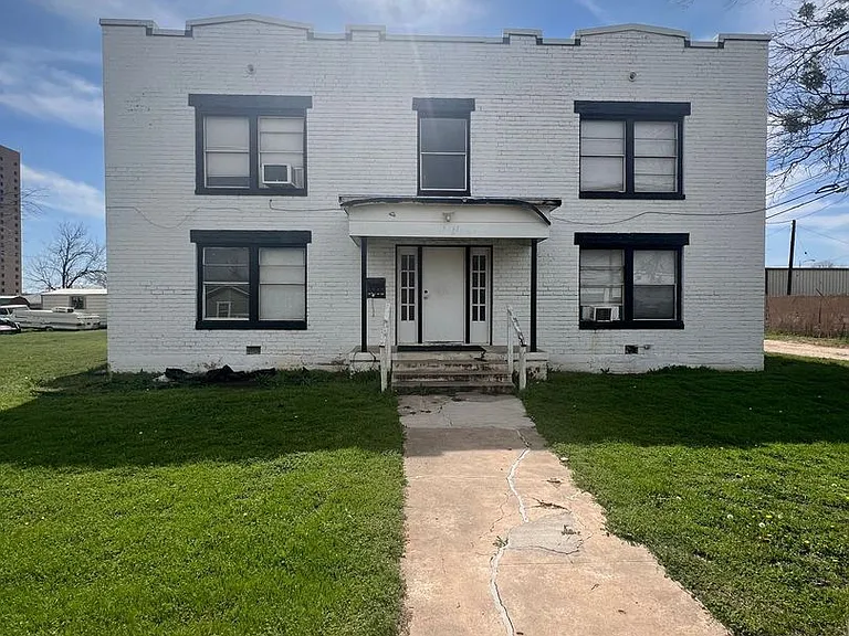1217 S 3rd St — Photo 1