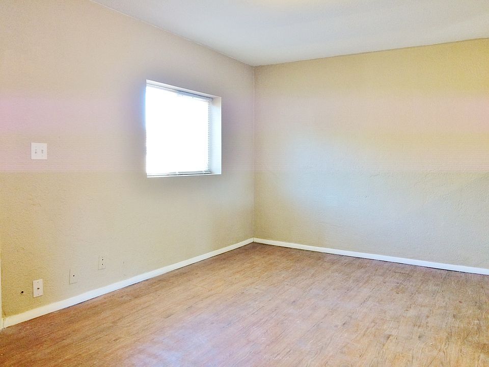 2nd image of 303 N Santa Fe Ave APT 5