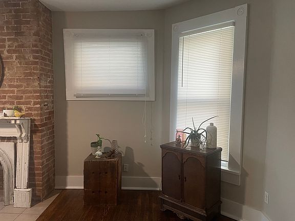 4th image of 1822 N Delaware St APT 4