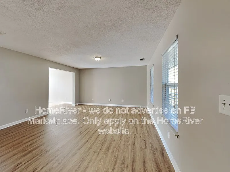 3 bed, 3.0 bath, 1424 sqft, $1,795 — Photo 2