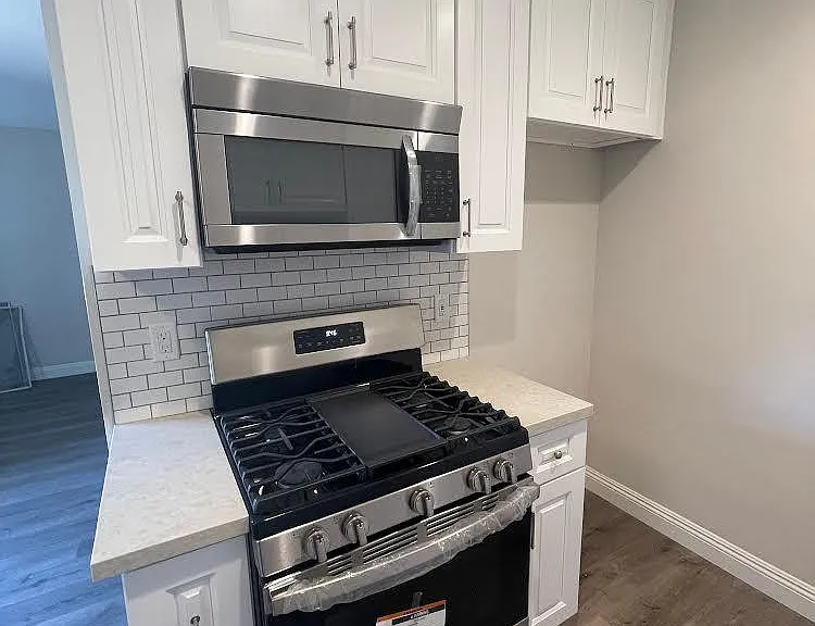 2360 Portland St #999 — Photo 5