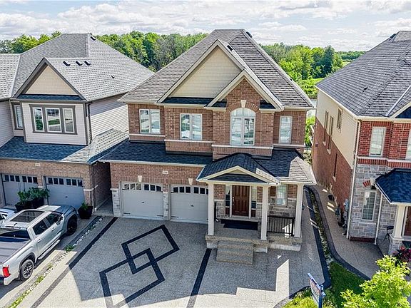 2nd image of 588 Beckview Cres