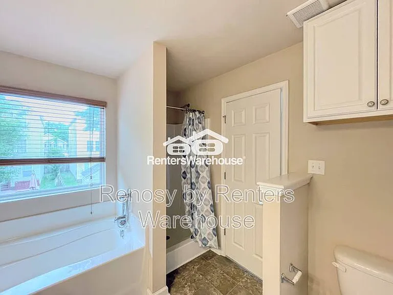 4139 Franklin St — Photo 23