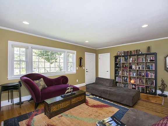4th image of 15 Grace Dr