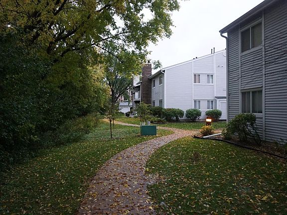 3rd image of 2250 Benson Ave