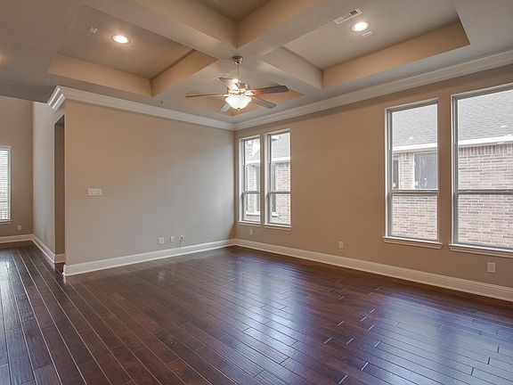 4th image of 526 Imperial Blvd