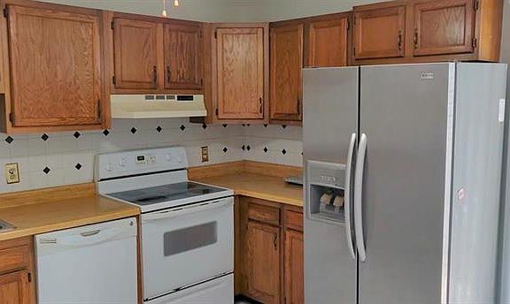 3rd image of 307 Powhatan Ct