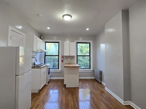 27 Wakeman Ave Floor 3, Newark, NJ 07104