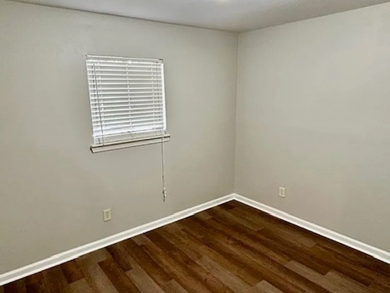 4507 Robinhood Dr — Photo 9