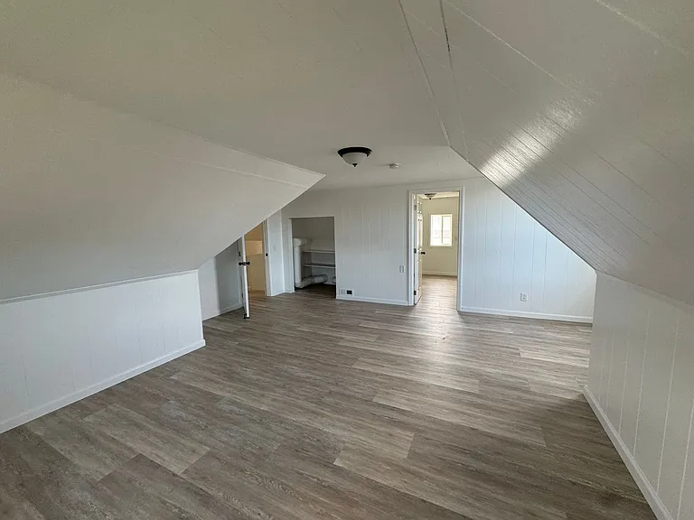 127 NE Benton St — Photo 25
