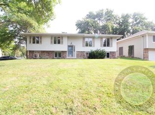 15134 Farnam Cir, Omaha, NE 68154