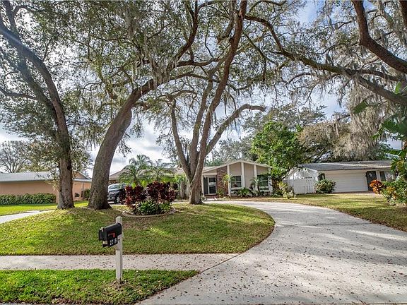 5th image of 2219 Buena Vista Dr