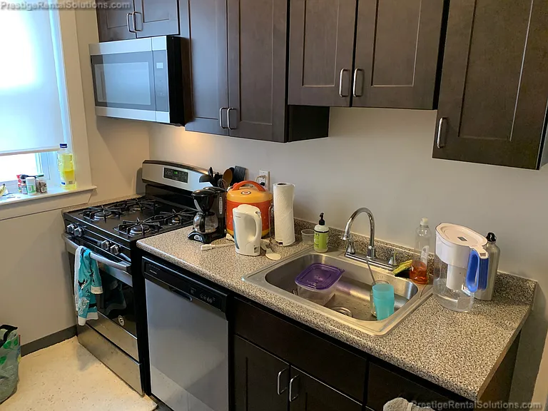 64 Woodstock Ave #3 — Photo 6