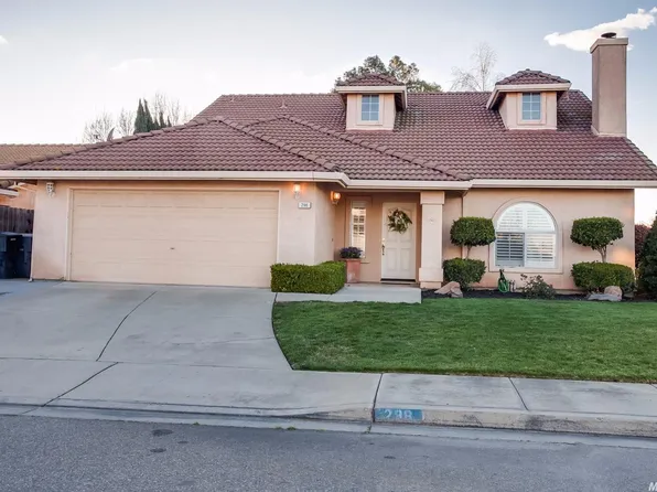 298 Stonewood Ln, Oakdale, CA 95361