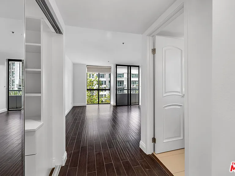 10660 Wilshire Blvd #701 — Photo 18