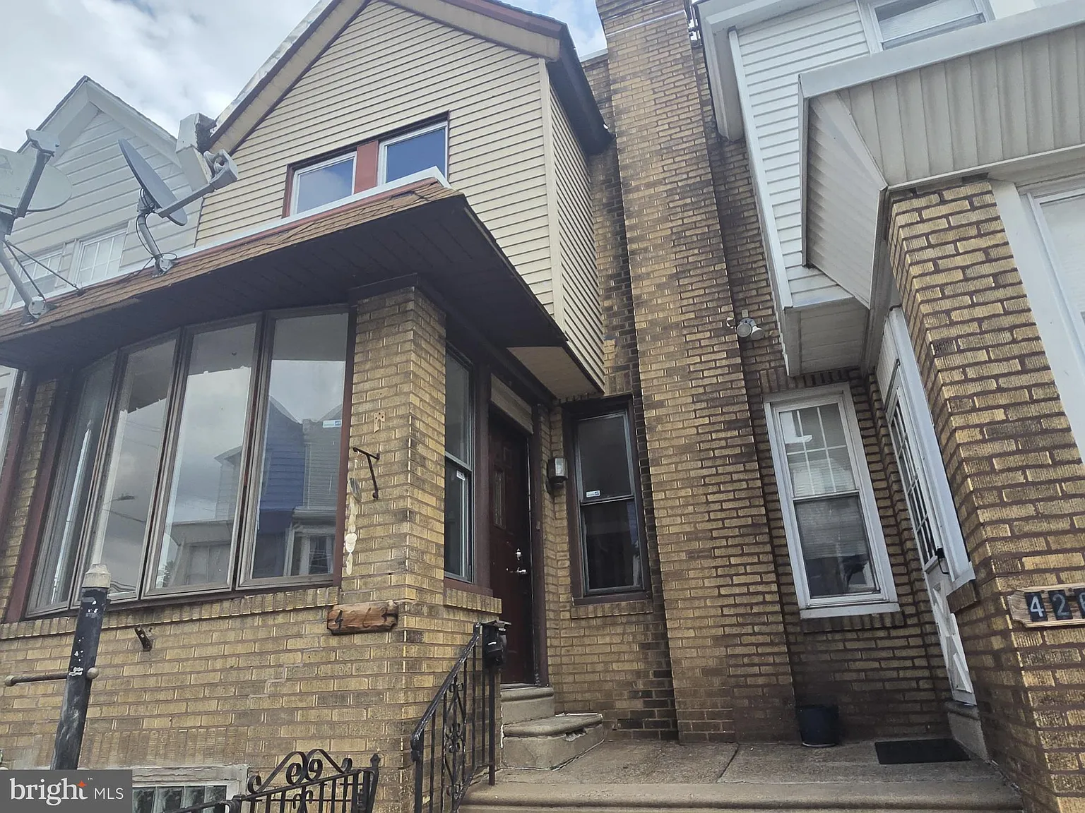 3 bed, 1200 sqft, $1,850 — Photo 2