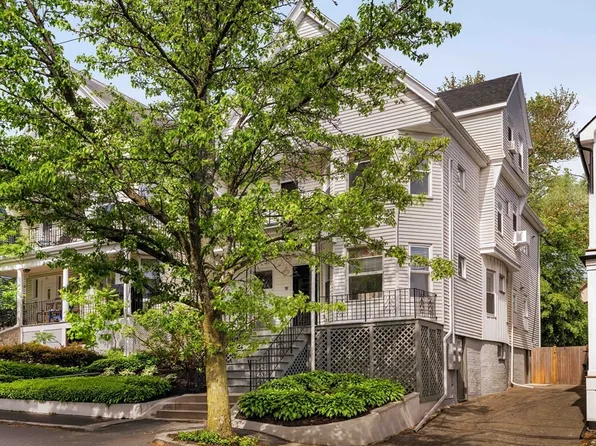 19 Crocker St, Somerville, MA 02143