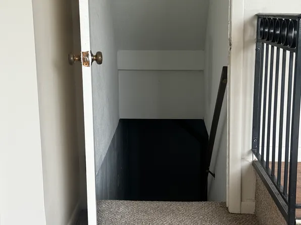 26 Scott Dr, Bloomfield, CT 06002