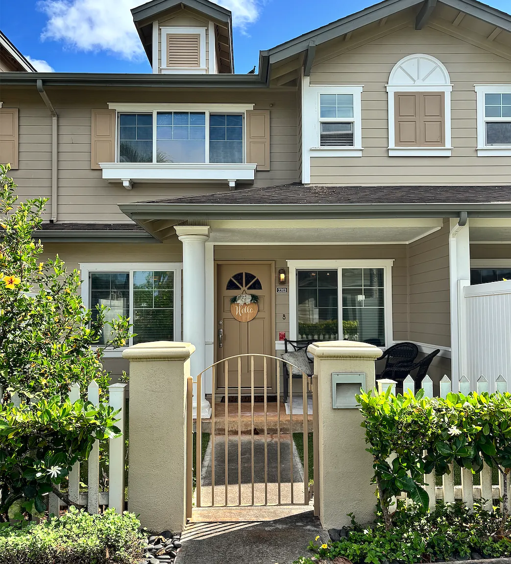 3 bed, 2.5 bath, 1105 sqft, $4,295 — Photo 1