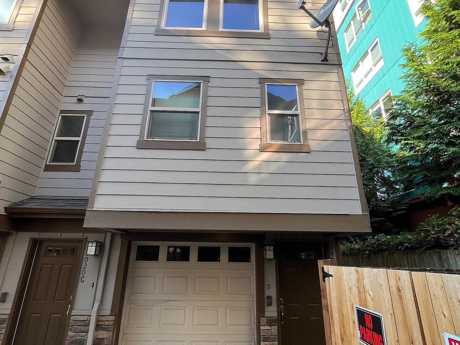 3 bed, 1.5 bath, 1450 sqft, $2,350 — Photo 1