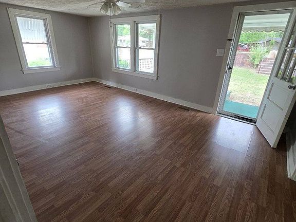 4th image of 2144 Augusta Rd