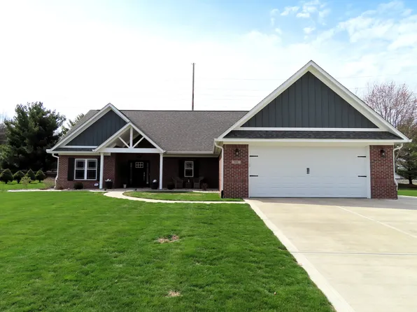 388 Karen Dr, Pittsboro, IN 46167
