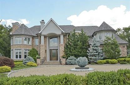 1st image of 18 Lafayette Dr