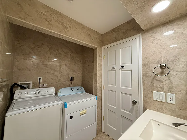 401 Maplecrest Rd #5035088751 — Photo 11