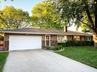 1402 Westview Dr, Normal, IL 61761