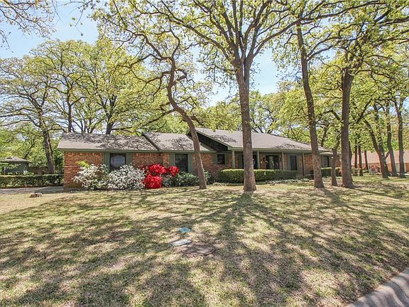 2nd image of 313 Pennsylvania Dr