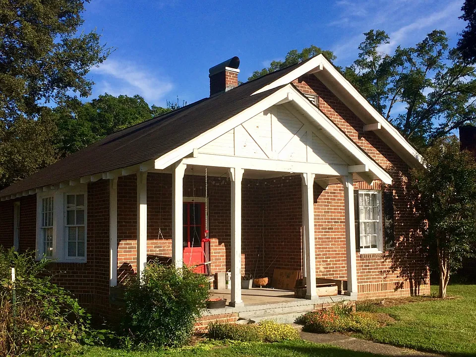 21 Dogwood St NE