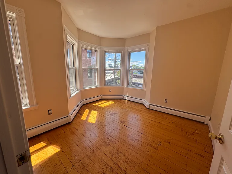 13 Bismarck St #3 — Photo 7