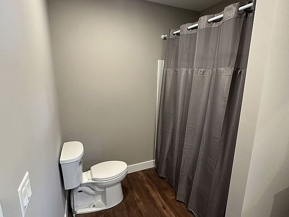 4th image of 191-193 Oak St #2