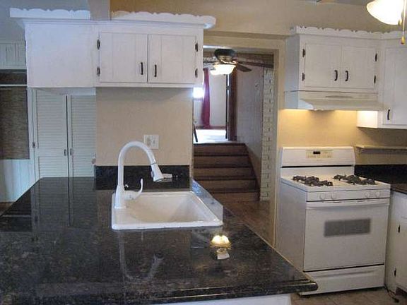 5th image of 5858 S 43rd St