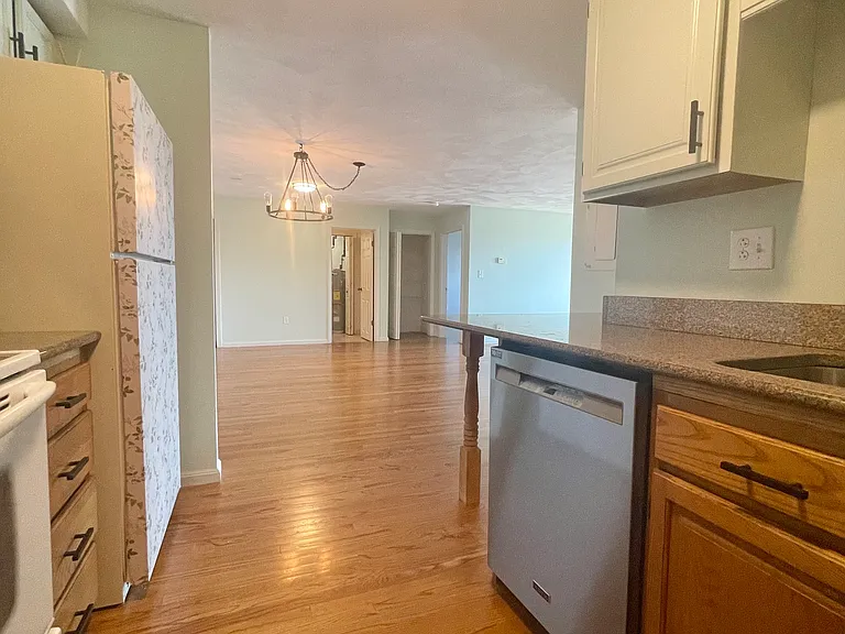 39 Parlin St #404 — Photo 4