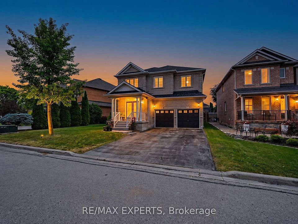 1st image of 15 Arrowood Cres