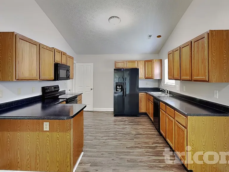 12758 Sovereign Ln — Photo 5