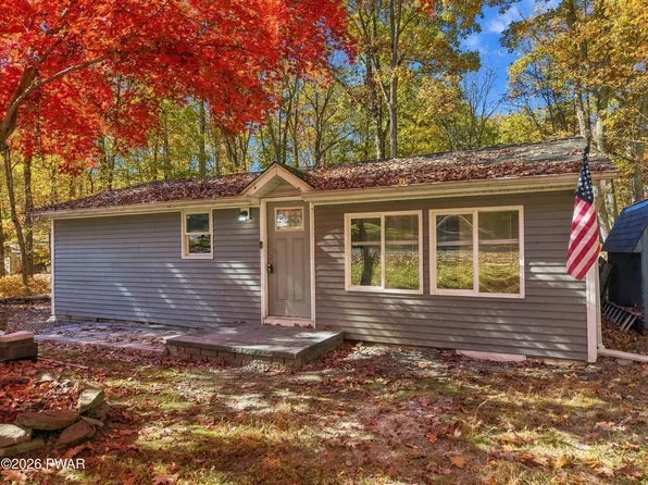 117 Dogwood Rd, Dingmans Ferry, PA 18328