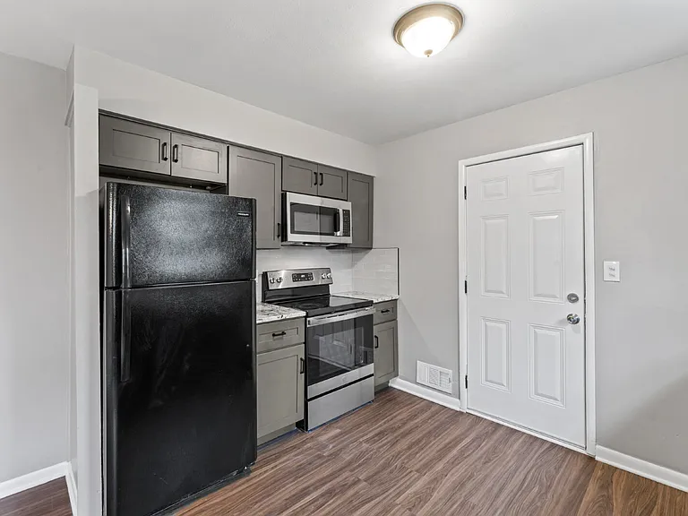 7200 E 85th Ter — Photo 12