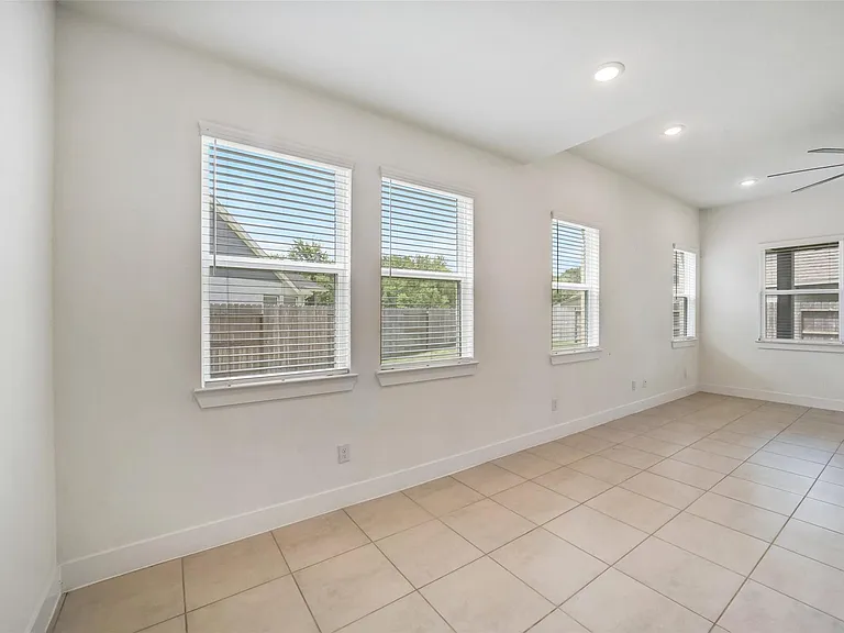 19384 Poppy Village Cir — Photo 15