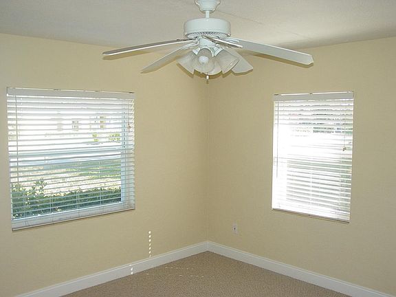 5th image of 2104 Killarney Dr